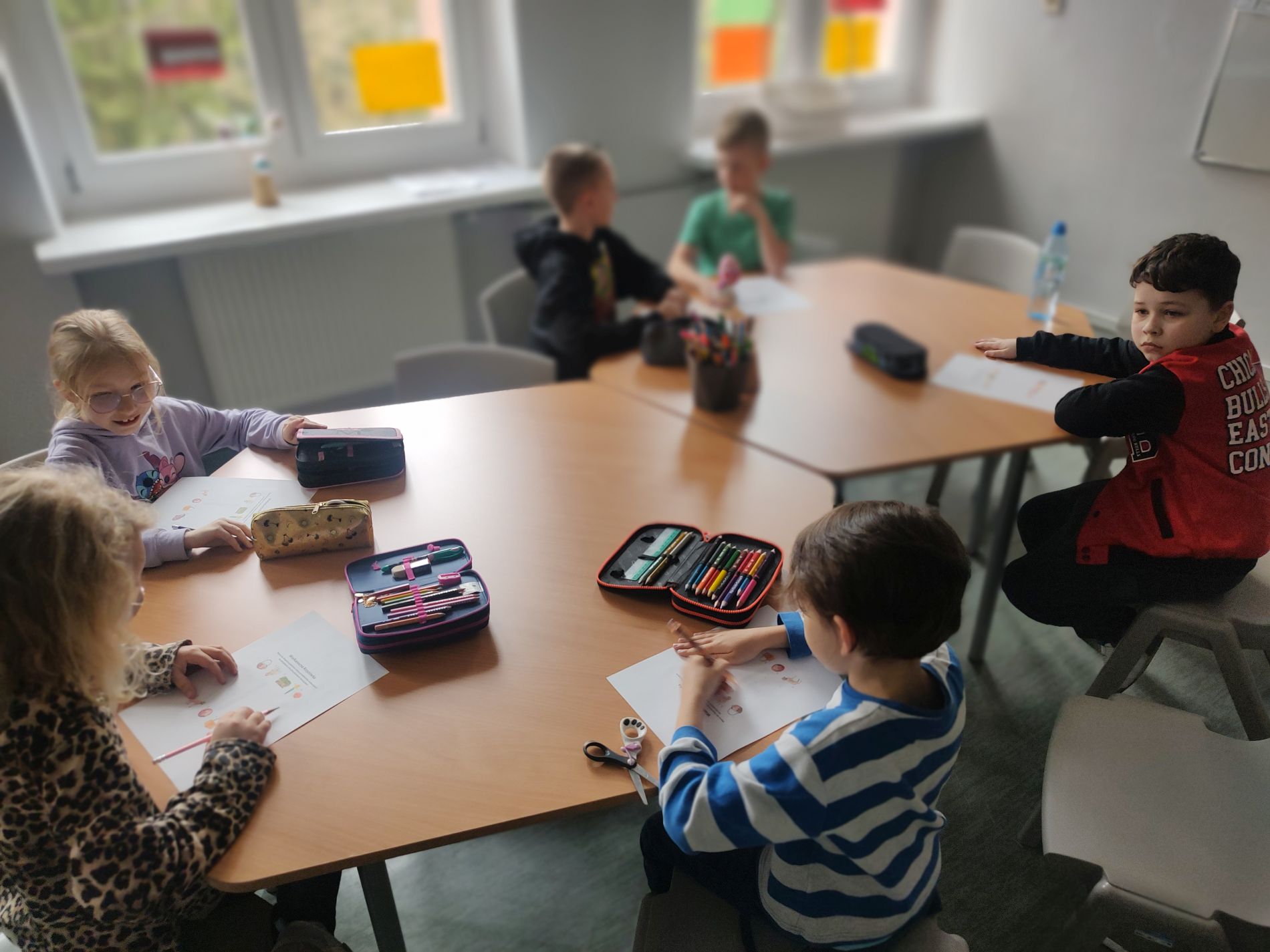 zajęcia rozwijające kompetencje emocjonalno-społeczne w ramach projektu „ Kształtujemy umiejętności - pokonujemy bariery”