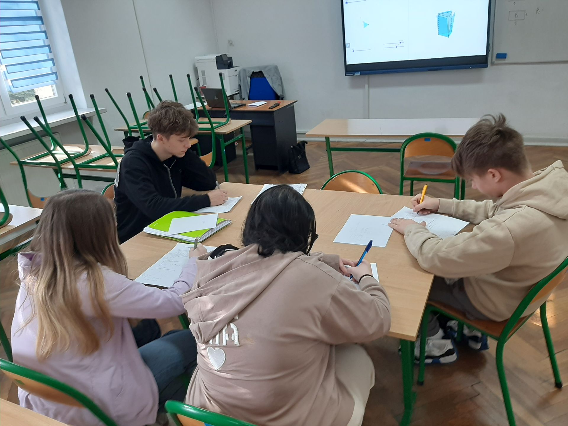 Zajęcia zdw z matematyki w klasie 8 w ramach projektu „Kształtujemy umiejętności - pokonujemy bariery”