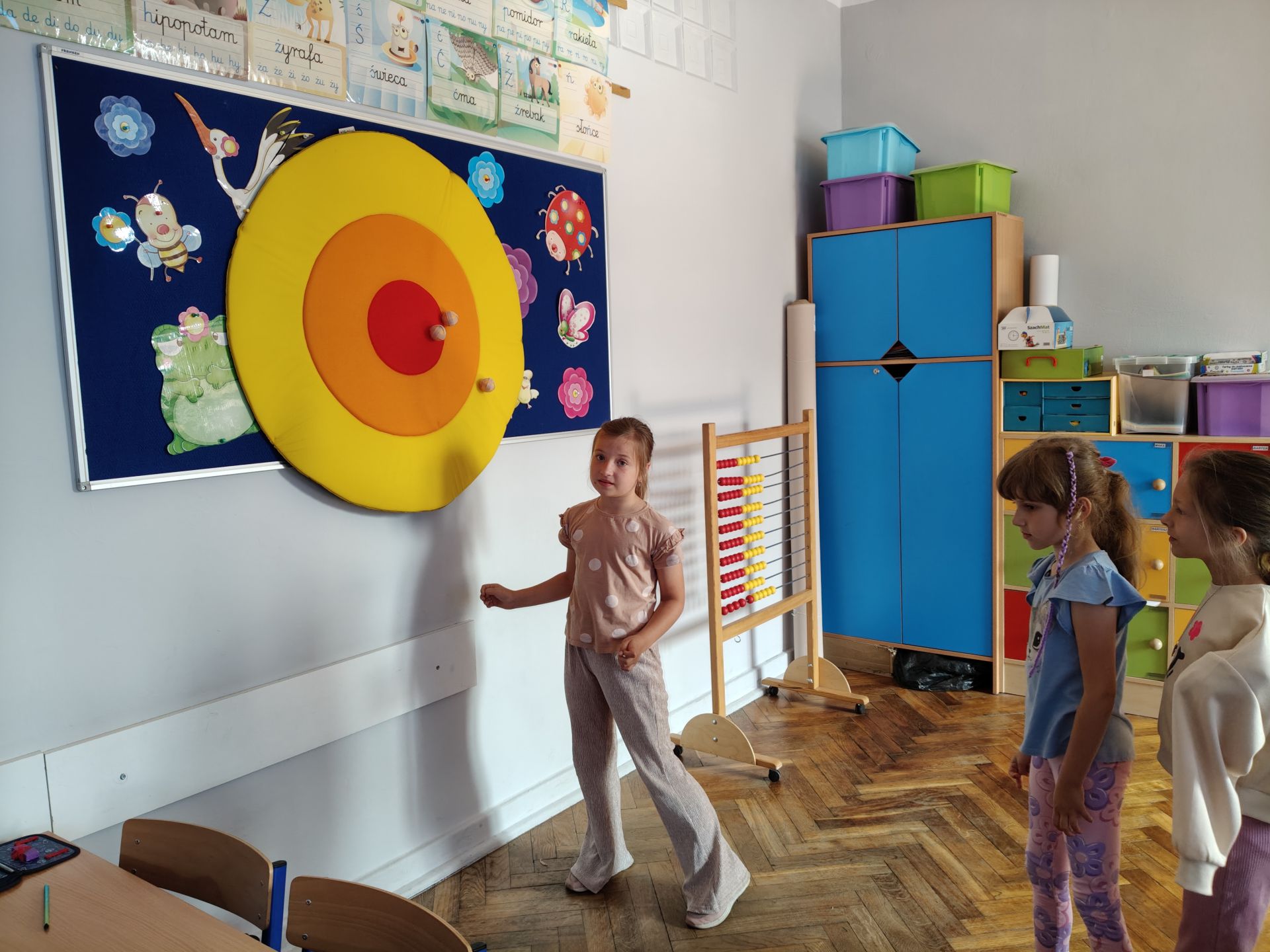 Zajęcia kształtujące kompetencje społeczno - emocjonalne dla klas pierwszych w ramach projektu unijnego "Kształtujemy umiejętności - pokonujemy bariery"