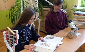 Ostatnia prosta, czyli ostanie dni przygotowań uczennic klasy 8a do  III etapu Wojewódzkich Konkursów Przedmiotowych